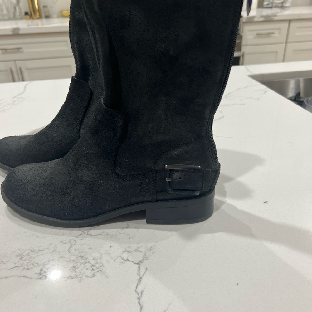 Black Heeled Shoes